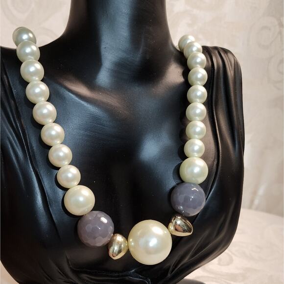 Vintage 70's Massive Glass Pearls Necklace - Picture 10 of 14